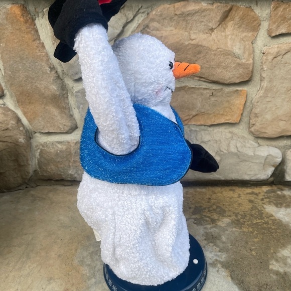 Gemmy Spinning Snowflake Swinging Musical Snow Miser Snowman Plush FOR PARTS - Picture 2 of 10